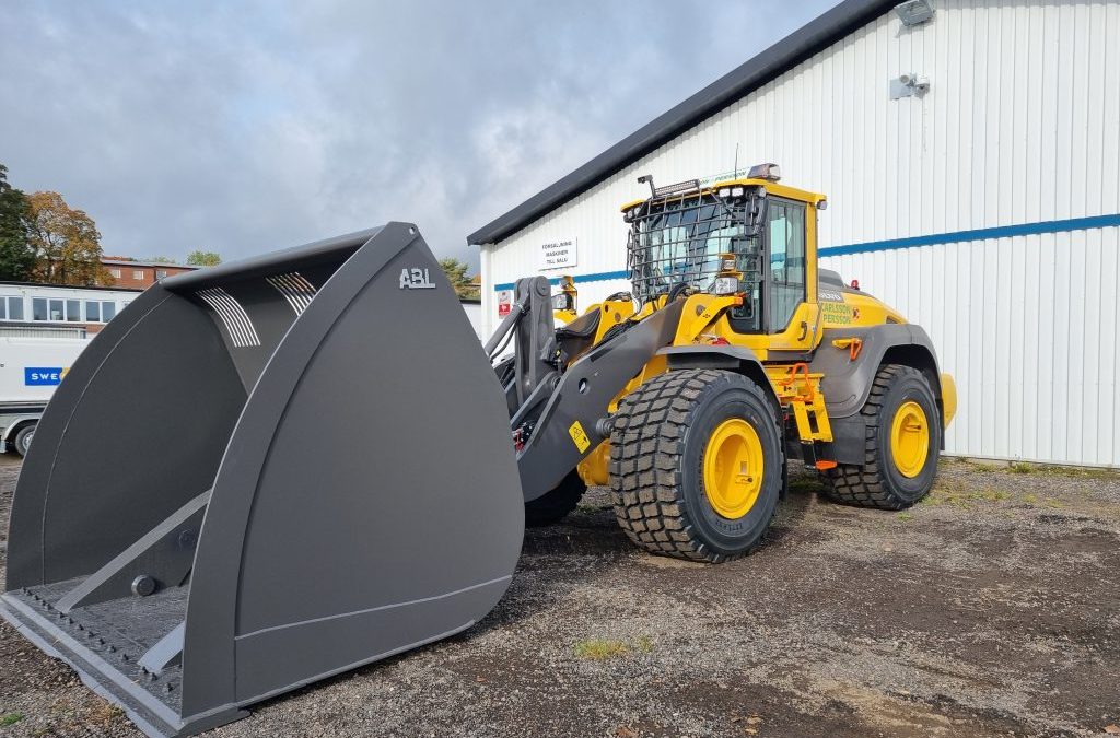 Swecon Anläggningsmaskiner i Skövde har monterat 4 WESTLAKE CB 798 i dimension 750/65R25 på en Volvo L120H.